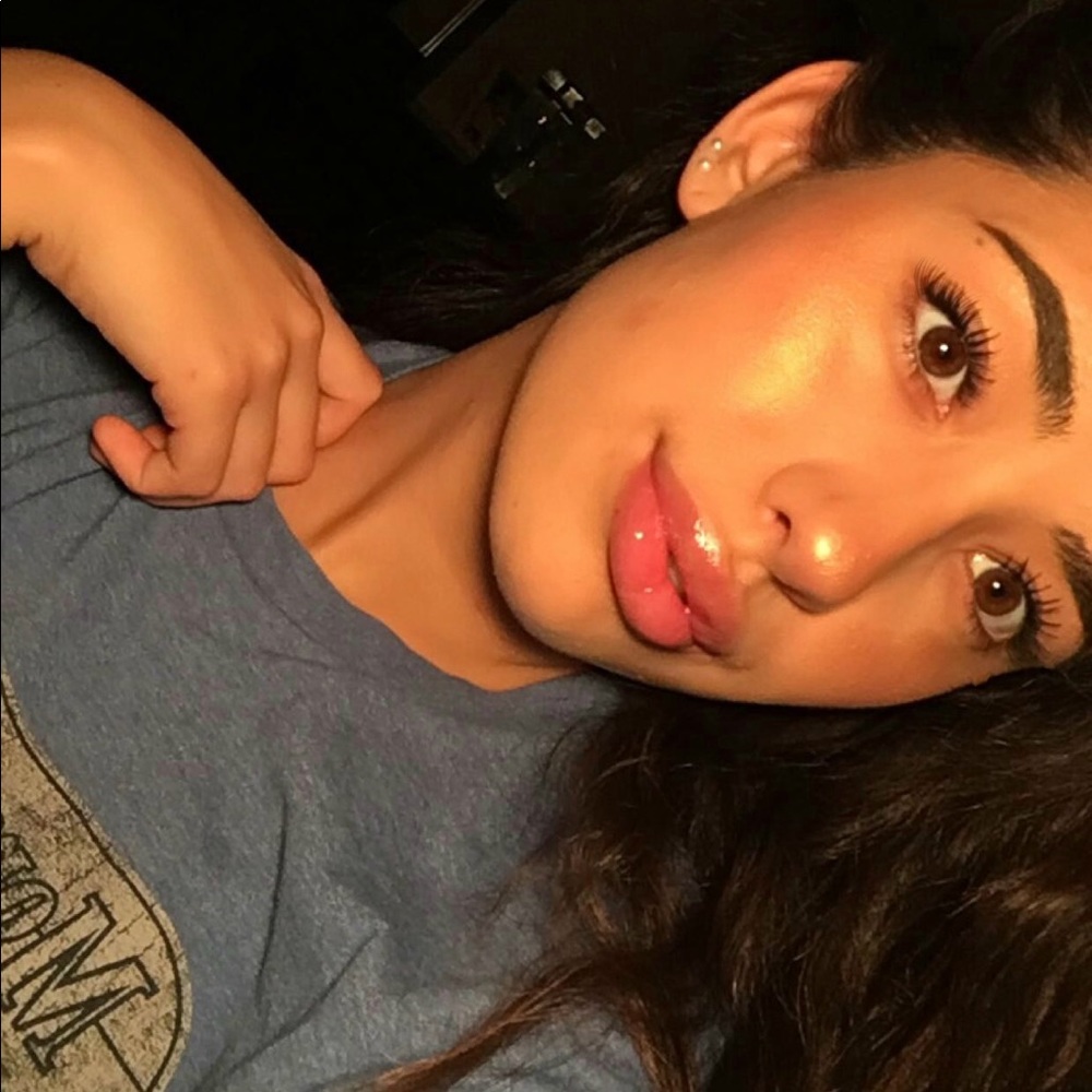 Meet your Posher, Victoria